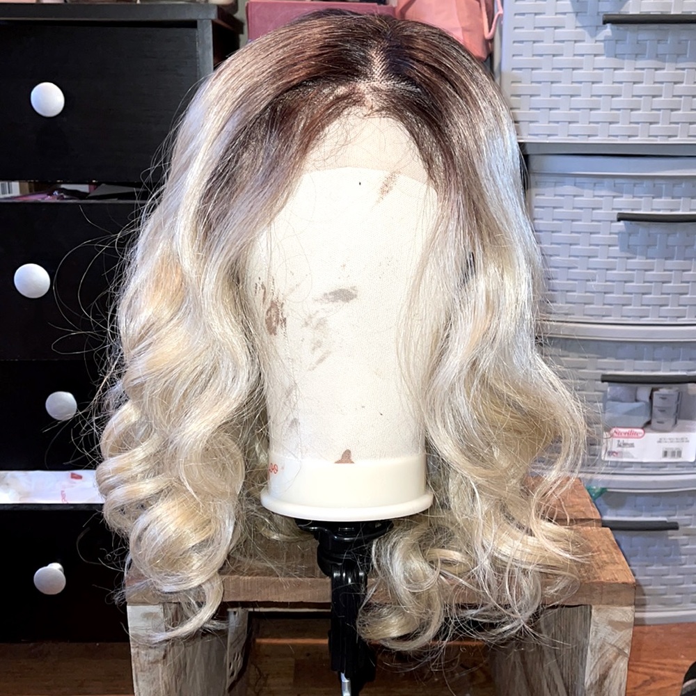 Brand new! Ombre blonde lace front wig
